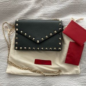 Valentino Rockstud Black Wallet on Chain